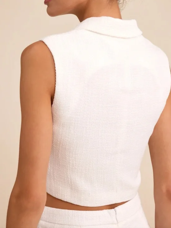 Lulus 🤍 - Picture 4 of 10